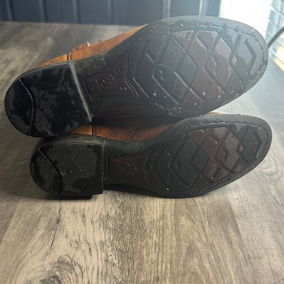 Ariat Tan Leather Cowboy Boots - Picture 8 of 8